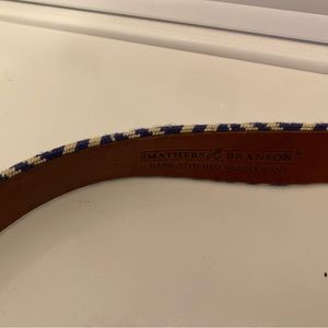 Scarsdale Belt (Classic Navy-Light Khaki) Smathers & Branson Hand Stitched
